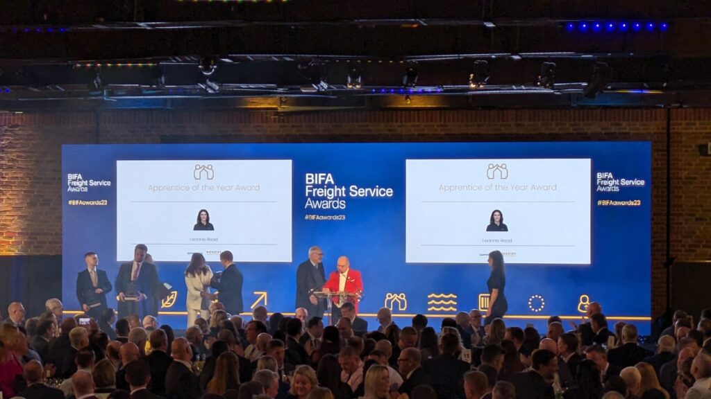 Neon Freight- freight forwarder in Manchester Neon Freight- freight forwarder in Manchester